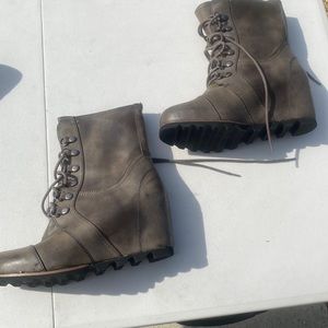 NEW Wedge Booties, Medium Brown Faux-Leather Size 10